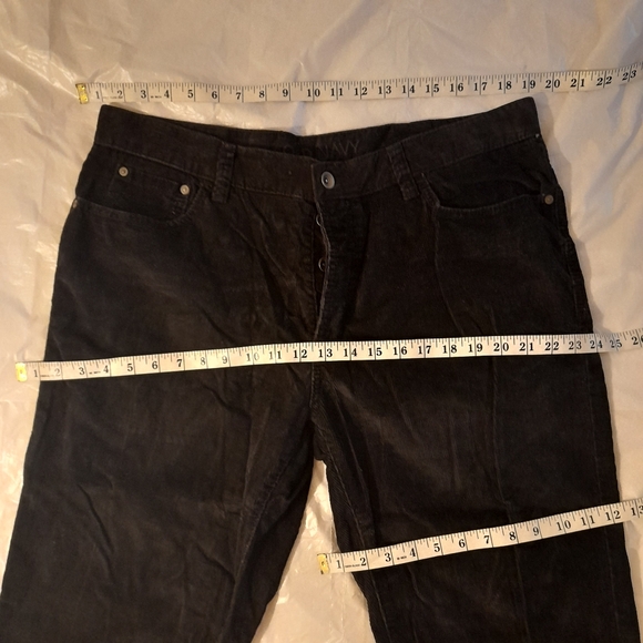 ● Old Navy | Higher High-Waisted Corduroy Flare Pants for Women - Picture 8 of 16